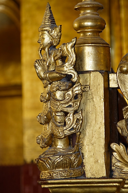 Mandalay-Bouddha Mahamuni-035